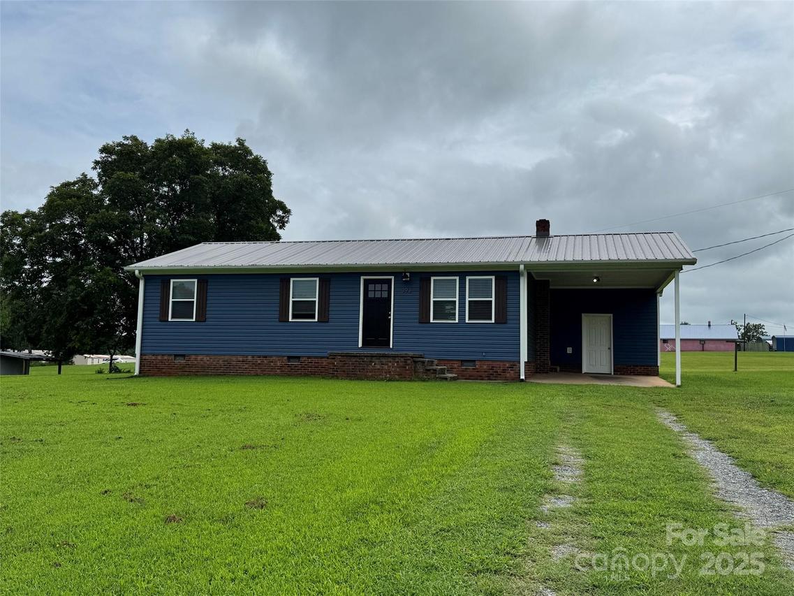 392 New House Rd., Ellenboro, NC 28040