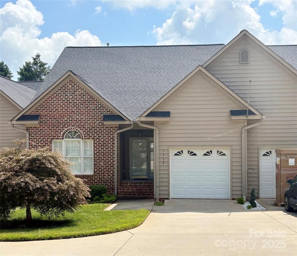 1534 Forest Park Dr., Statesville, NC 28677