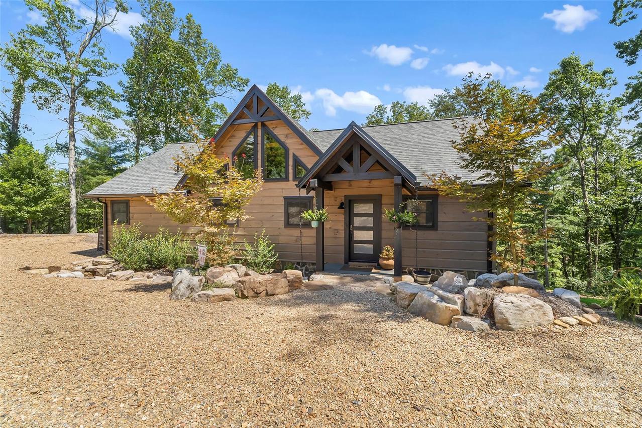 94 Osprey Roost Dr., Nebo, NC 28761
