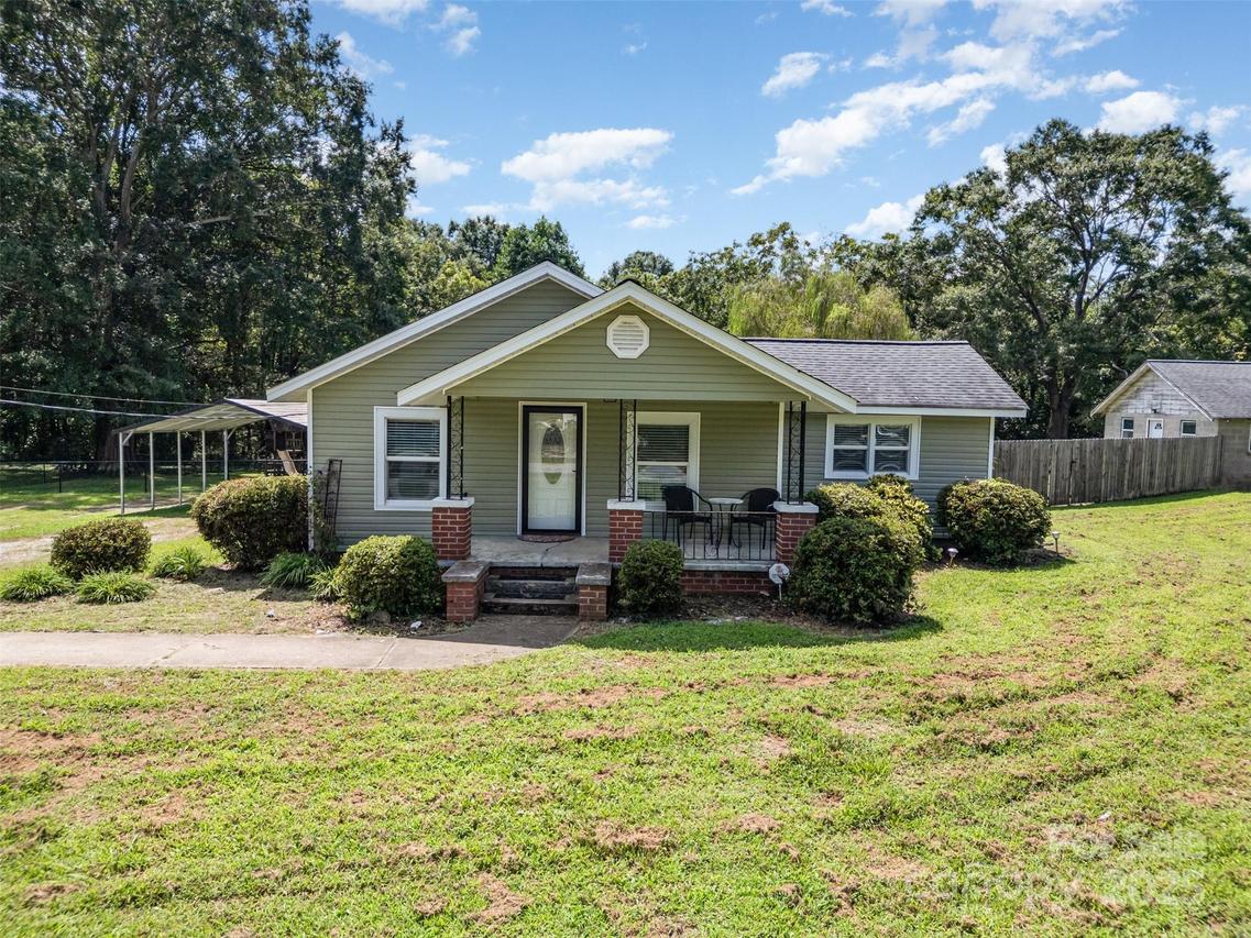 811 Cleveland Ave., Grover, NC 28073