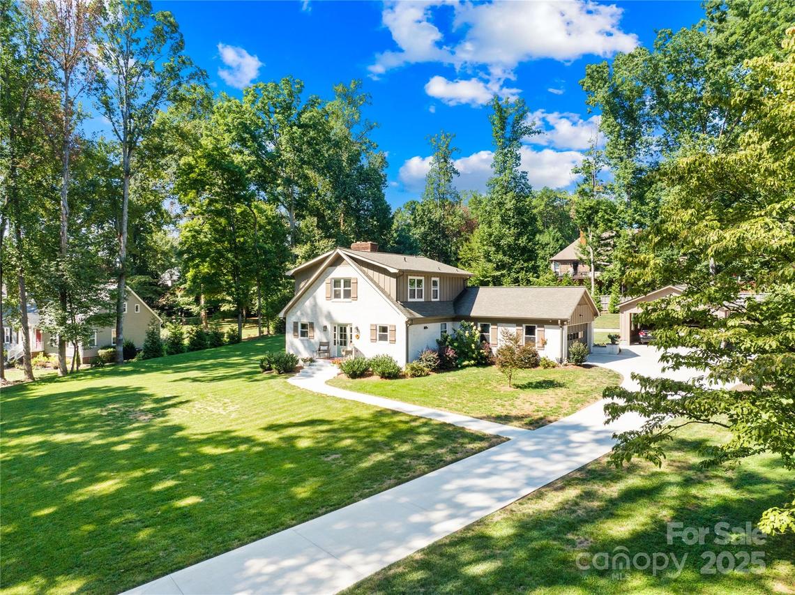 174 Woodstream Cir., Mooresville, NC 28117