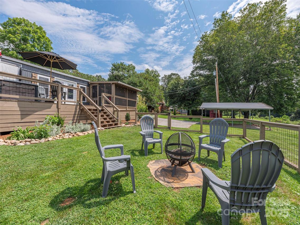 248 Max Thompson Rd., Canton, NC 28716