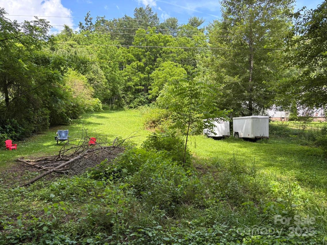 0000 Moore St., Hendersonville, NC 28739