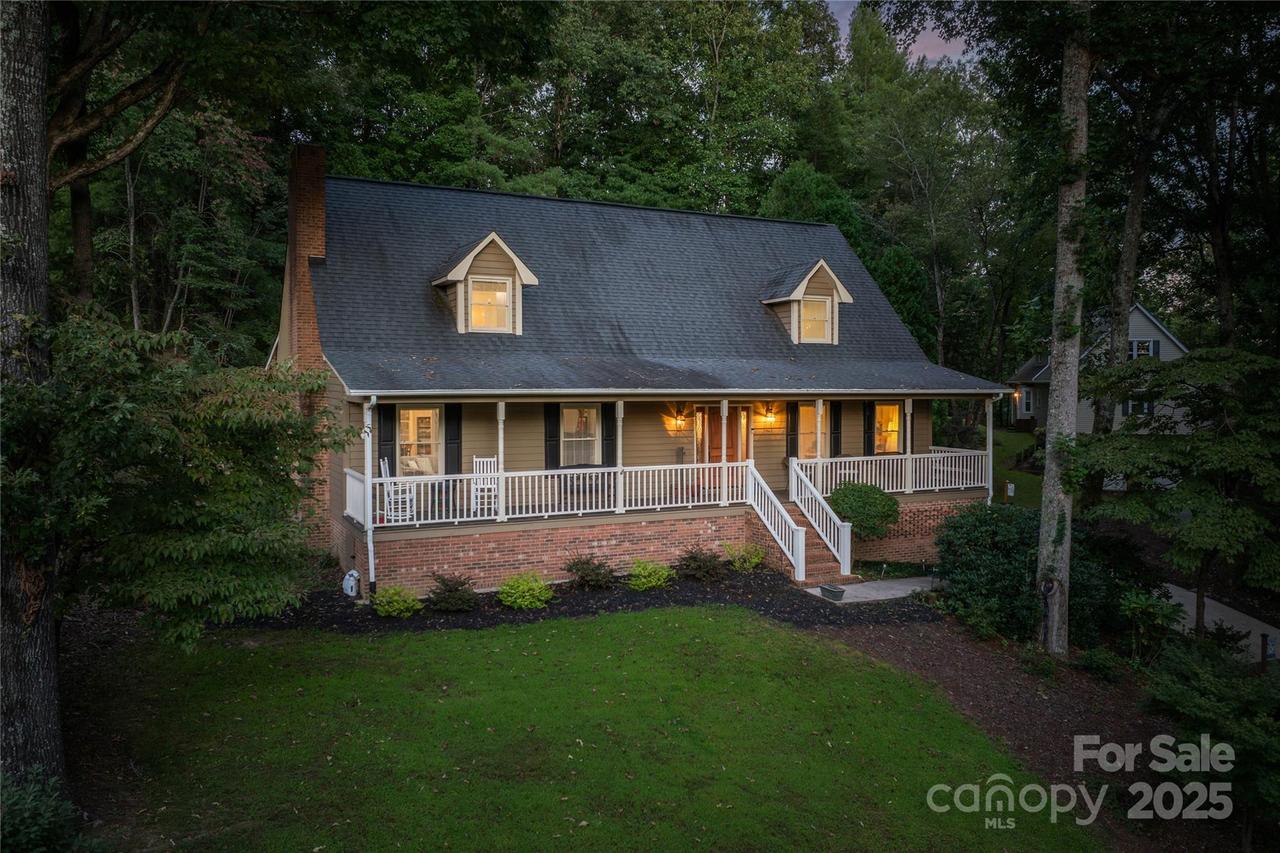 1010 Wellington Ct., Lenoir, NC 28645