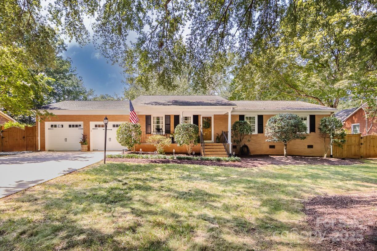 304 Hillcrest Dr., Huntersville, NC 28078