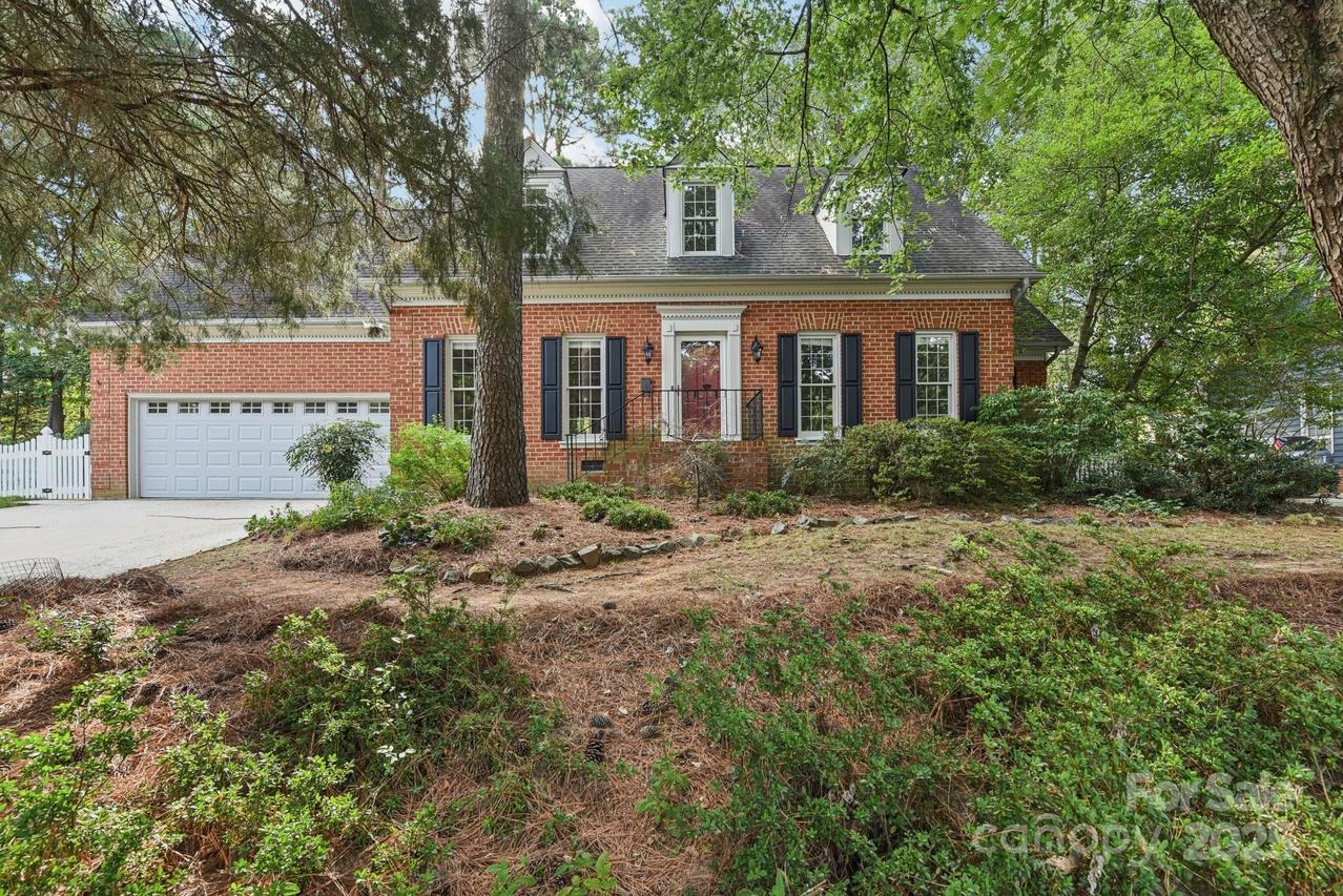 2423 Winterbrooke Dr., Matthews, NC 28105