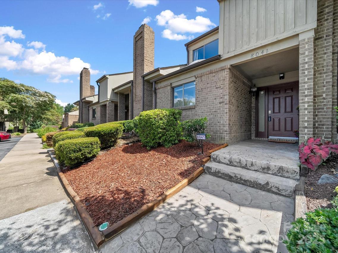 8041 Charter Oak Ln., Charlotte, NC 28226