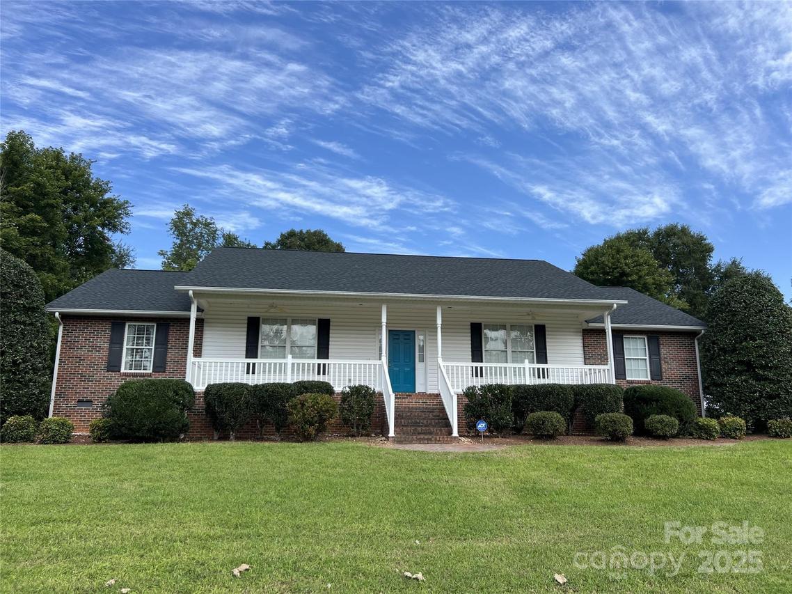 105 Winding Creek Dr., Morganton, NC 28655