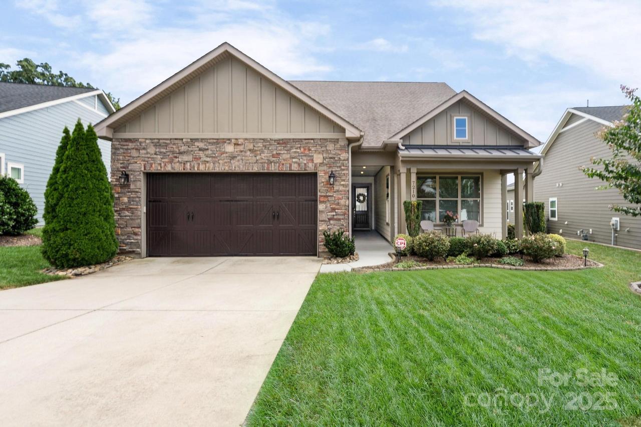 7210 Hanging Rock Ct., Denver, NC 28037