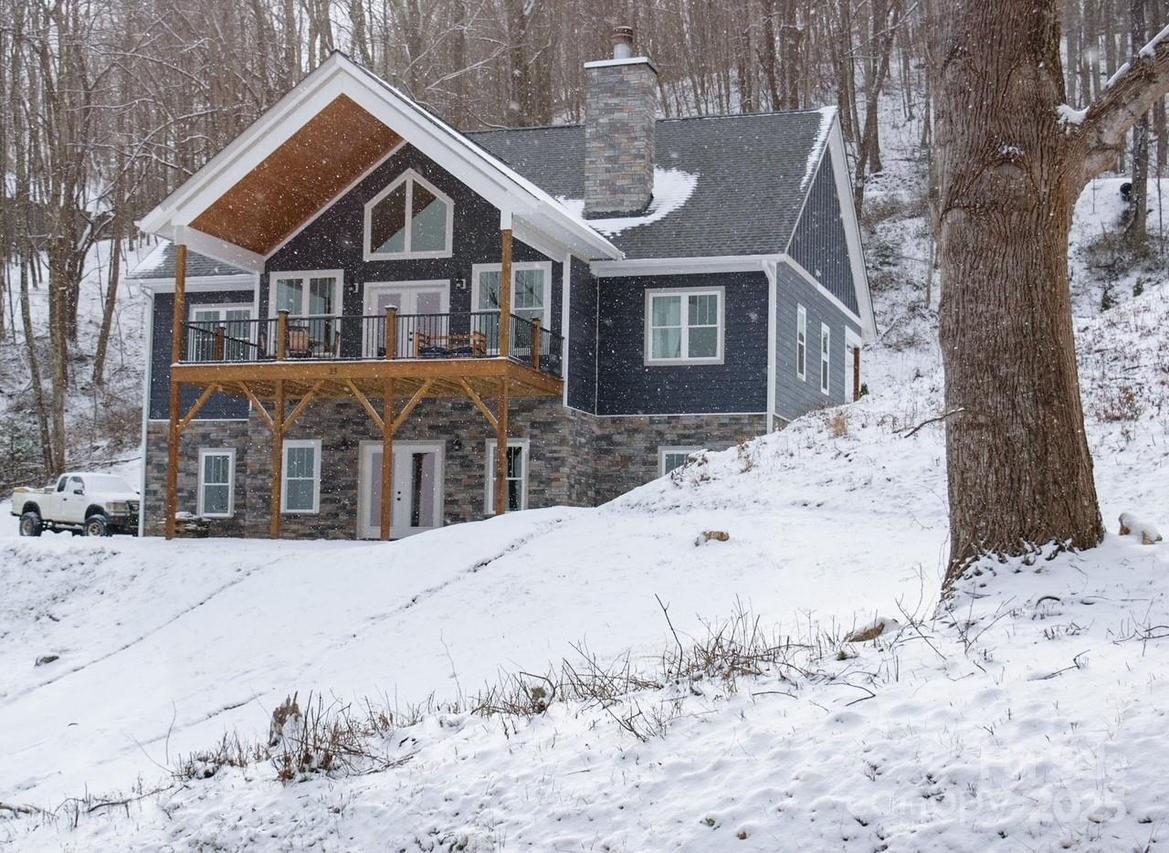 25 Eagle Fork Dr., Waynesville, NC 28786