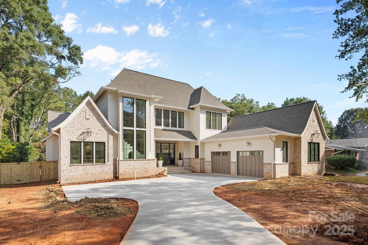 919 Lansdowne Rd., Charlotte, NC 28270