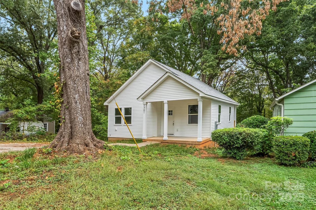 1701 5th St., Statesville, NC 28677