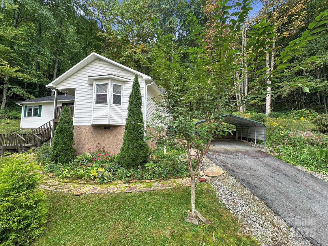 80 Kitty Ln., Waynesville, NC 28785