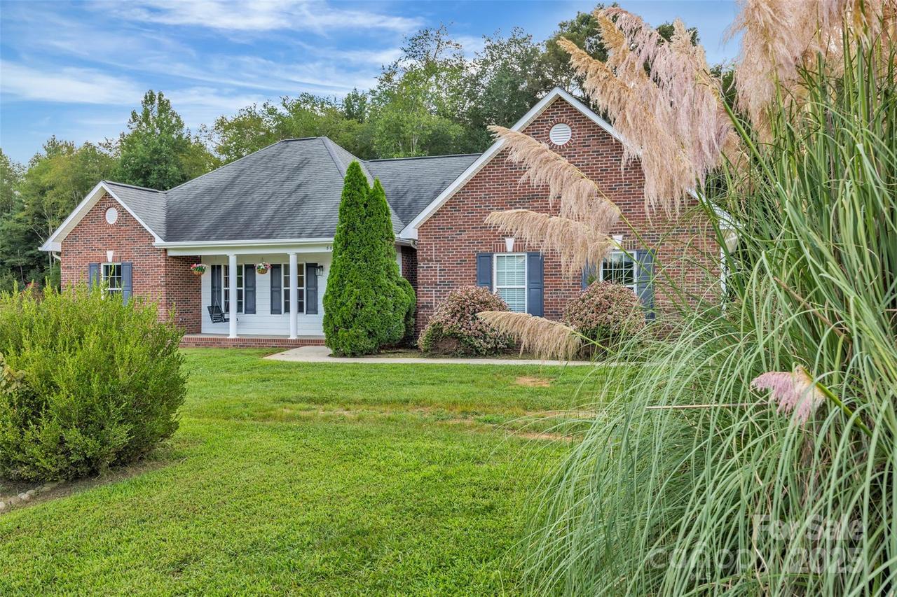 66 Rachels Ln., Taylorsville, NC 28681