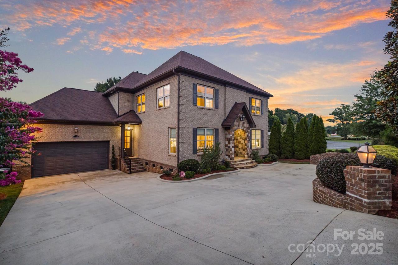 17136 Carolina Academy Rd., Charlotte, NC 28277