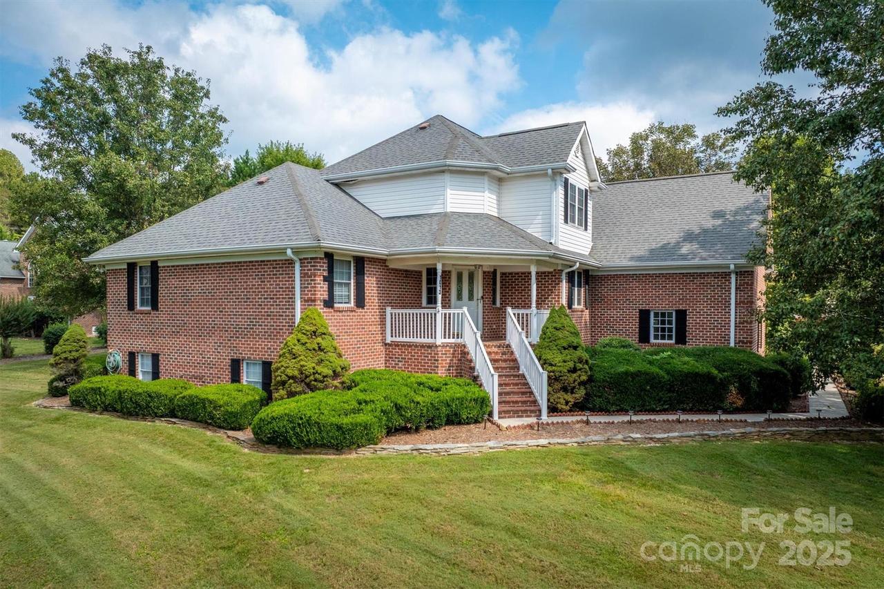 1013 Turnberry St., Lenoir, NC 28645