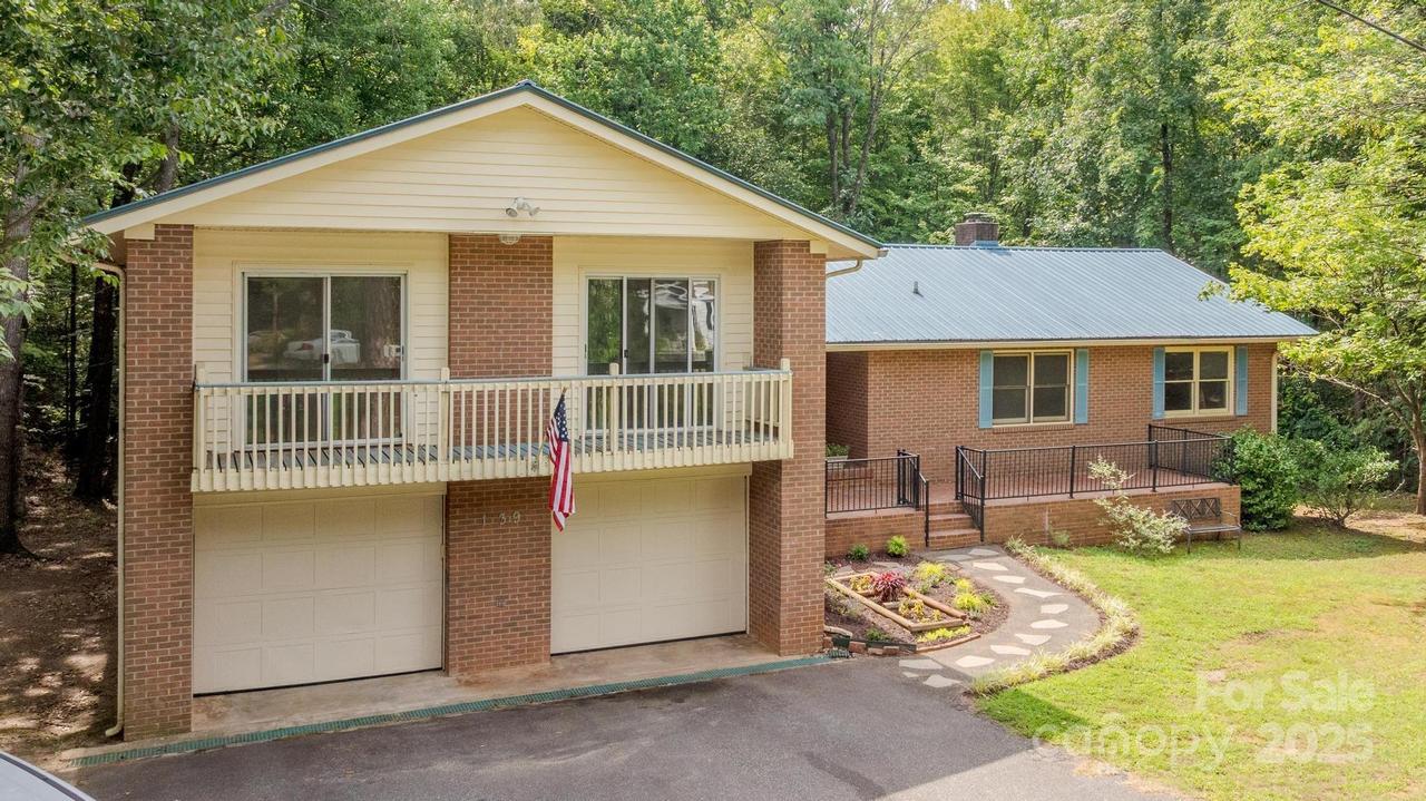 139 Tommys Ln., Mooresville, NC 28117