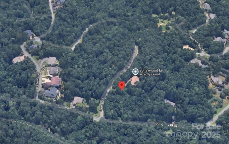 60 Ivywood Ln., Hendersonville, NC 28739
