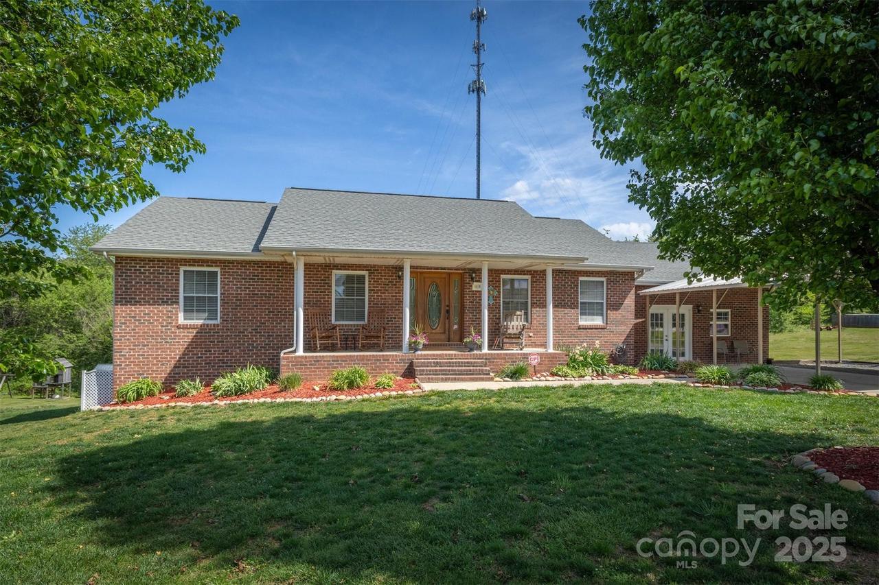 214 Excelsior Dr., Connelly Springs, NC 28612
