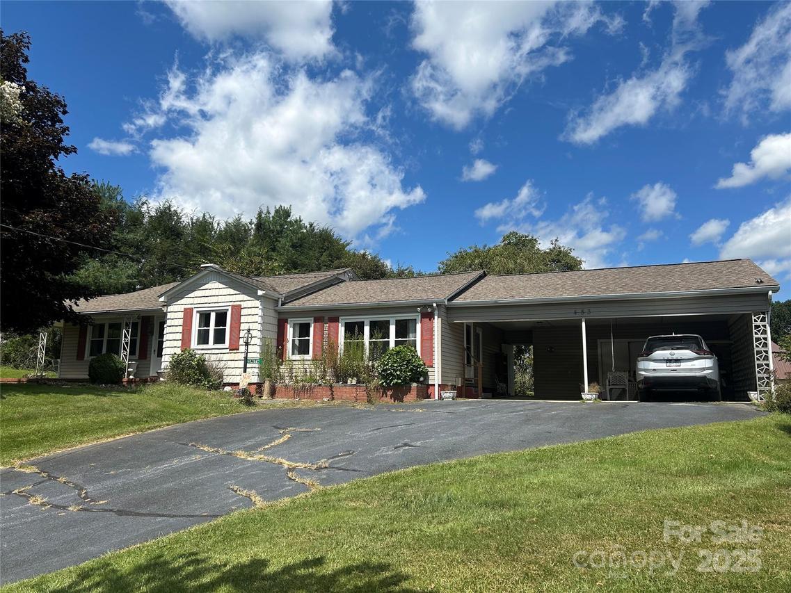 453 Smith Acres Rd., Ennice, NC 28623
