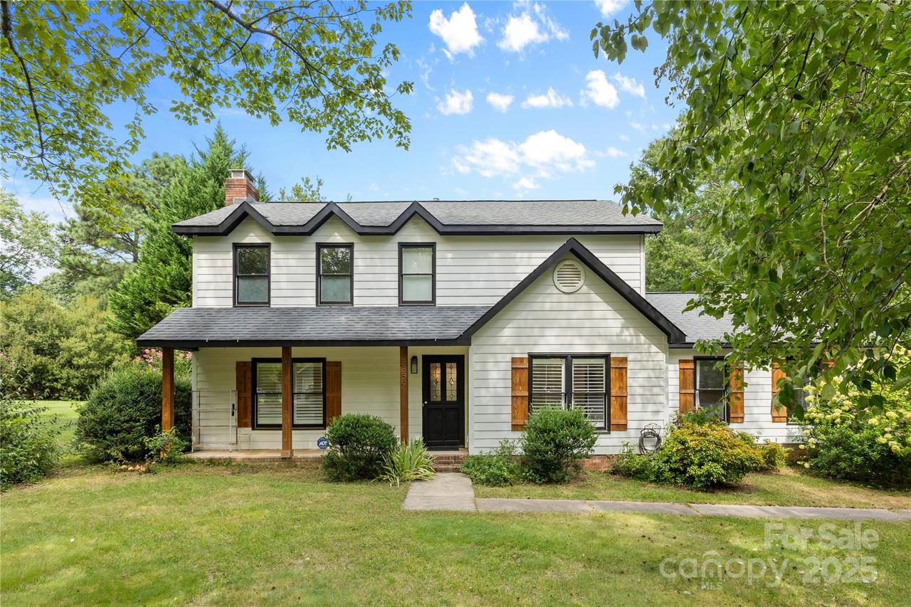 2359 Fernridge Ln., Matthews, NC 28105