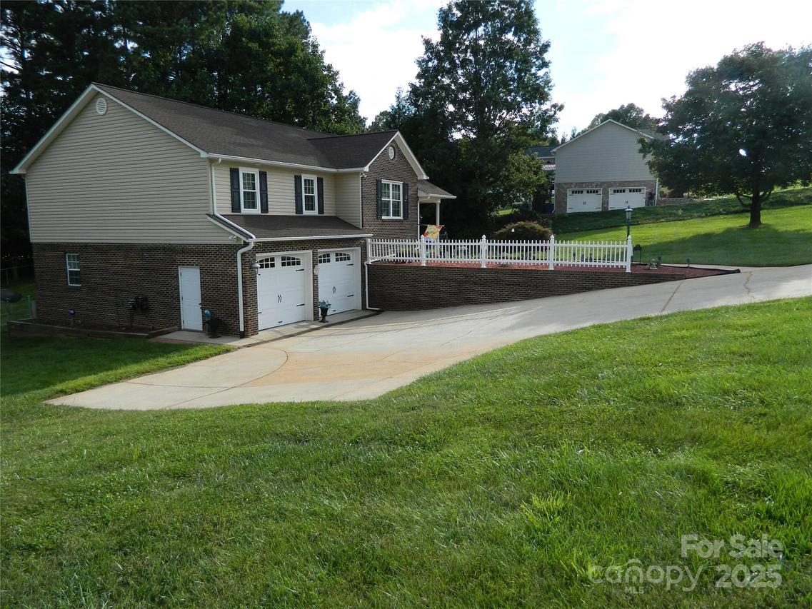 3111 Dry Ponds Rd., Granite Falls, NC 28630