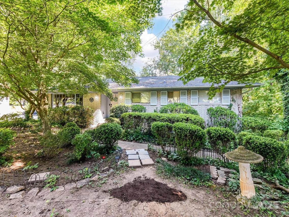 1104 Edgedale Dr., Salisbury, NC 28144