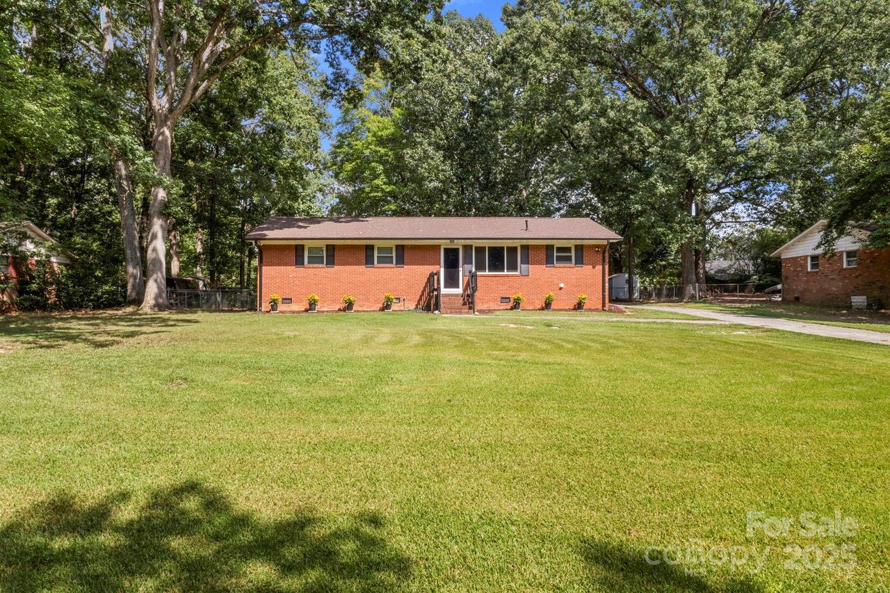 308 Forest Park Rd., Matthews, NC 28104