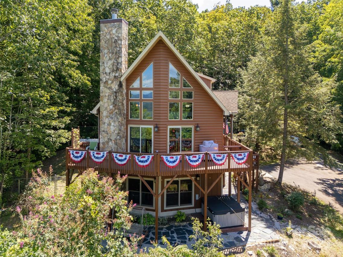 50 Bald Ridge Rd., Hendersonville, NC 28792