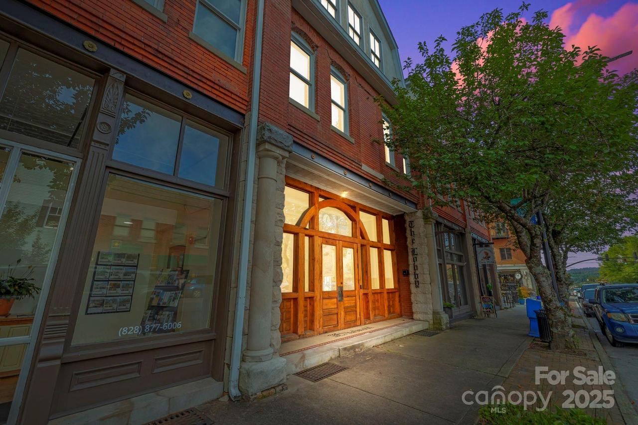 23 S Broad St., Brevard, NC 28712