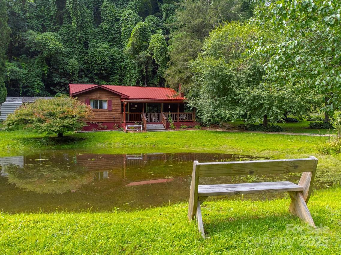 34 Kadie Ln., Topton, NC 28781