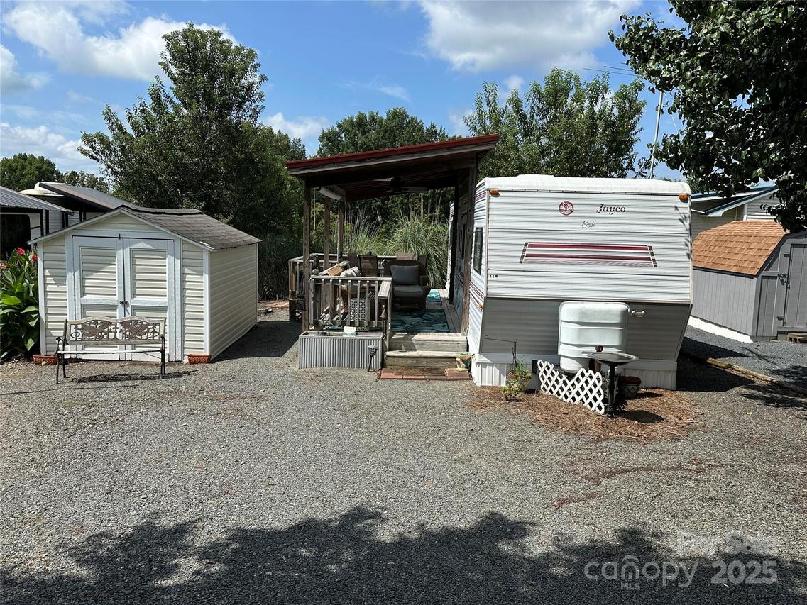 112 Scenic View Ln., New London, NC 28127
