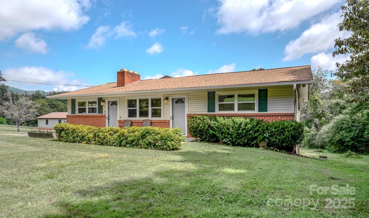 26 Big Cove Rd., Candler, NC 28715