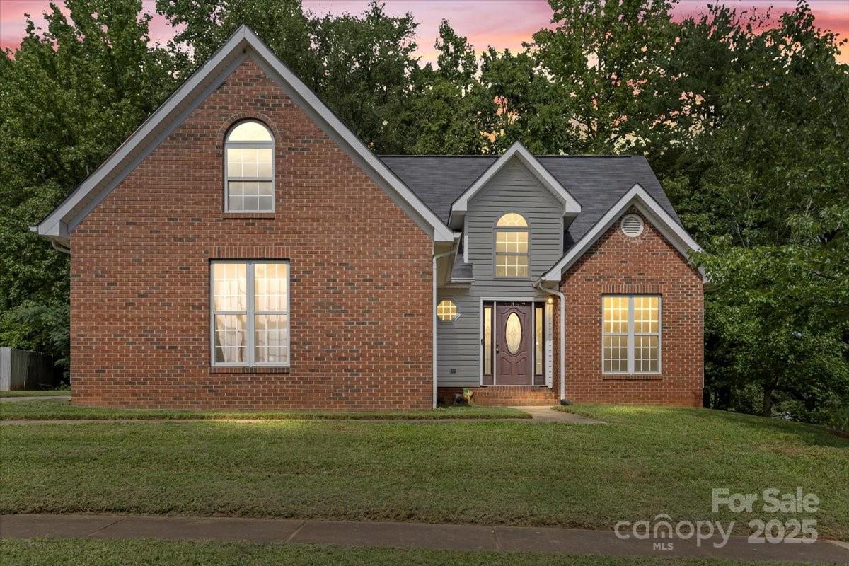 7337 Rosehall Dr., Charlotte, NC 28227