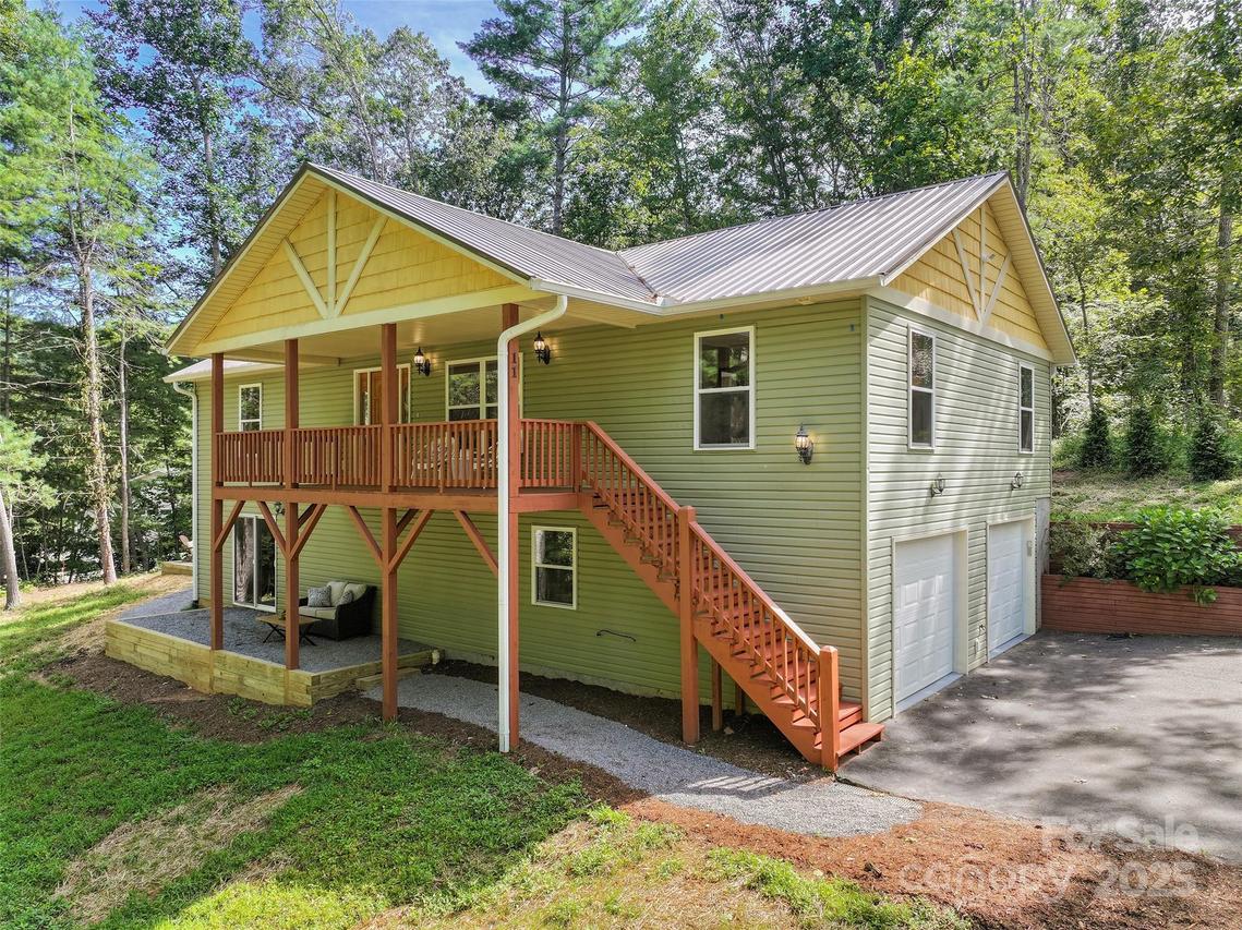 11 Tahchee Tr., Fletcher, NC 28732