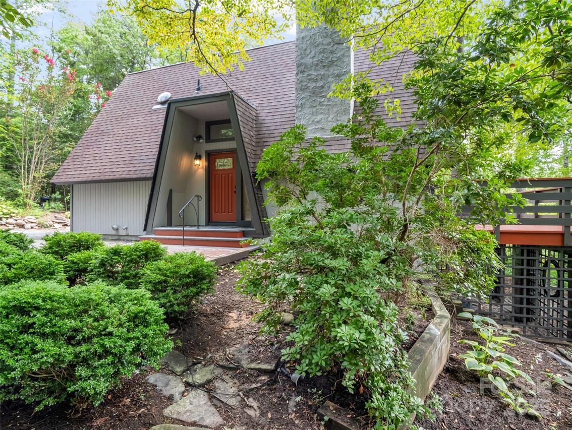 107 Walker St., Black Mountain, NC 28711
