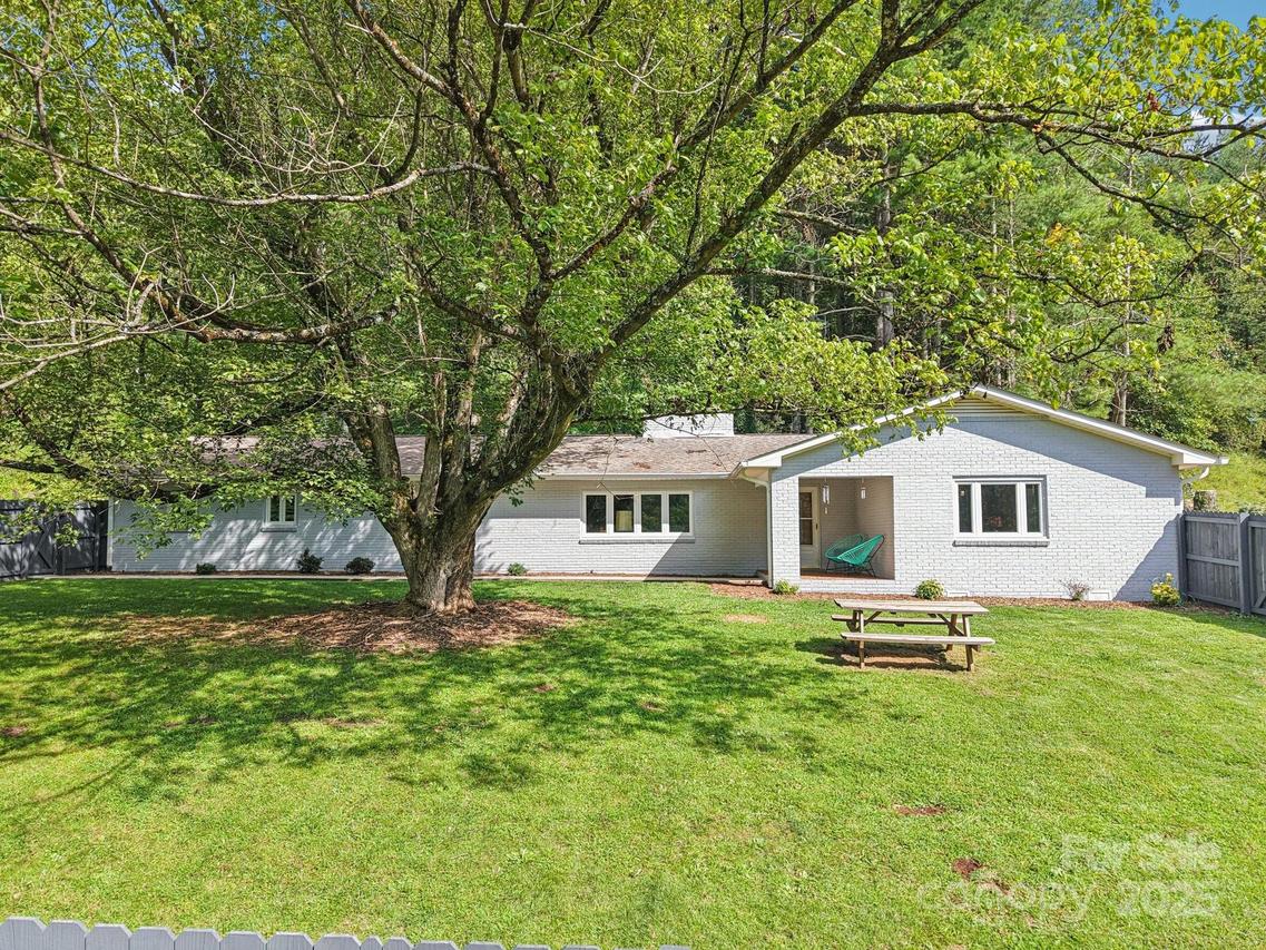 445 Chunns Cove Rd. #A, Asheville, NC 28805