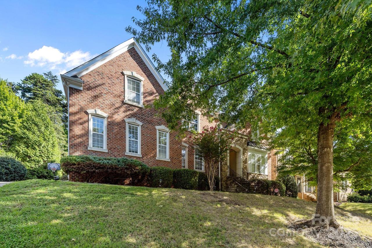 13721 Glen Abbey Dr., Charlotte, NC 28278