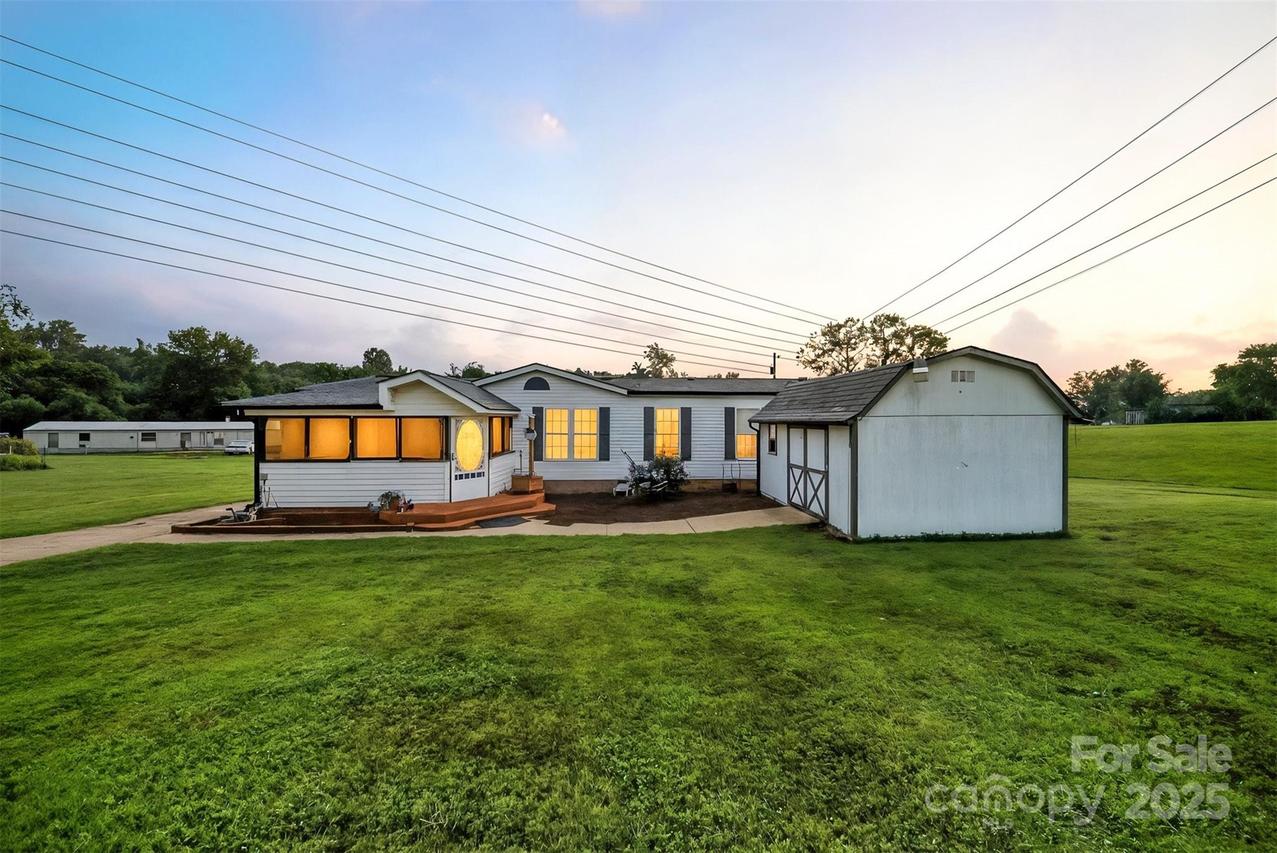 2004 Stamey Rd., Hudson, NC 28638