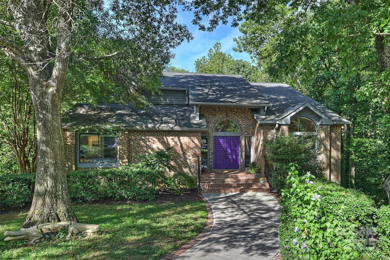 347 Forest Trail Dr., Matthews, NC 28105