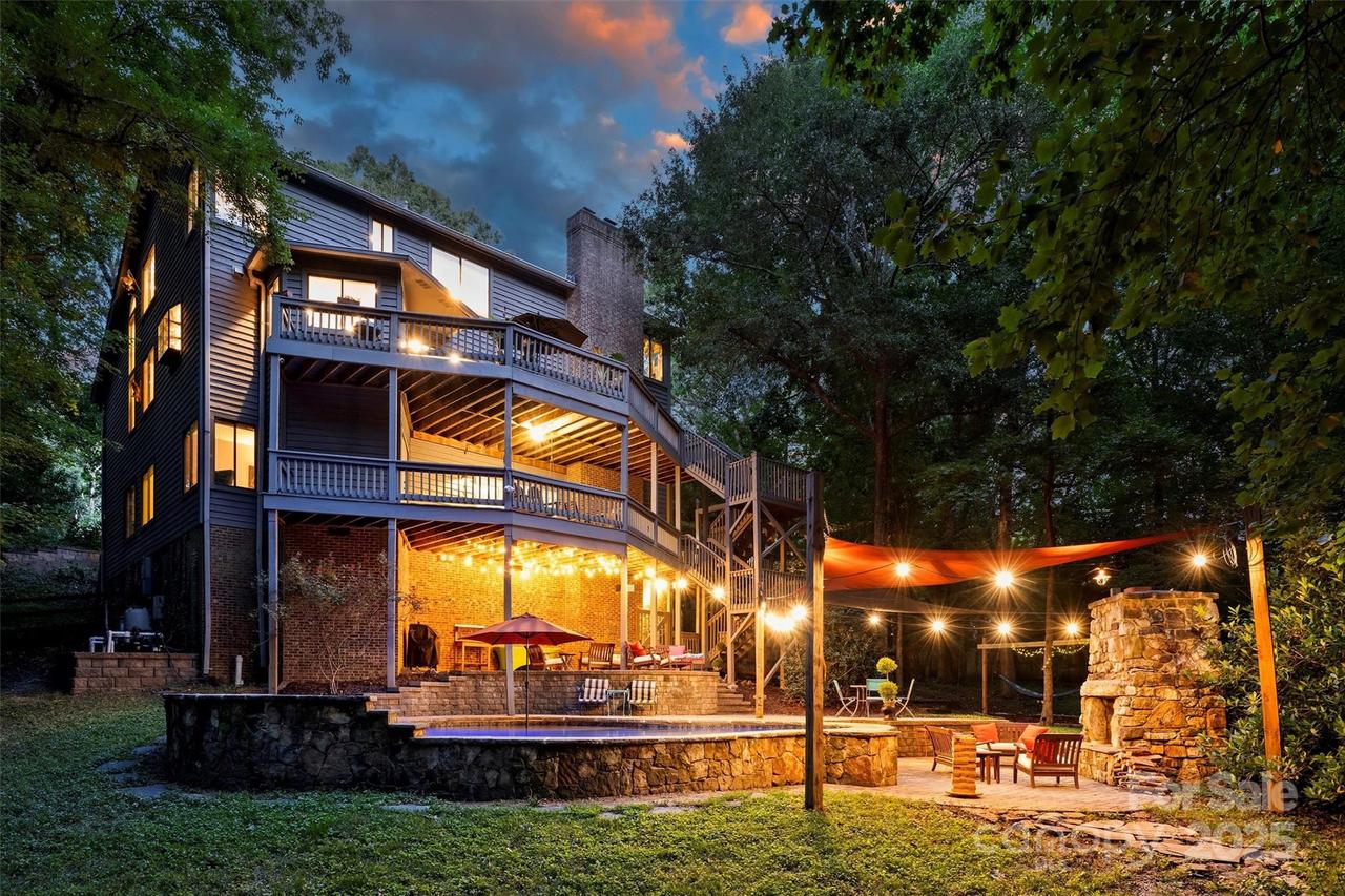 347 Forest Trail Dr., Matthews, NC 28105