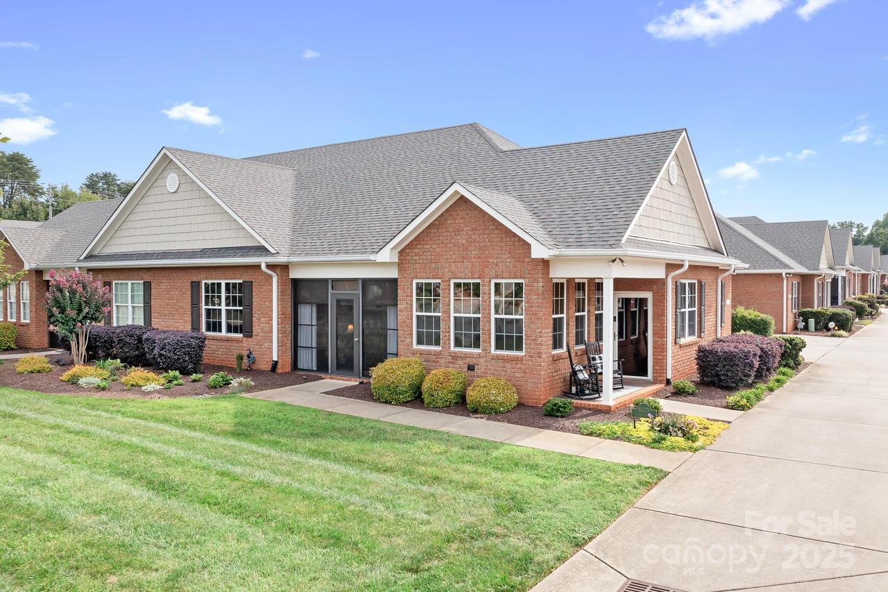 8229 Lambert Ct., Denver, NC 28037