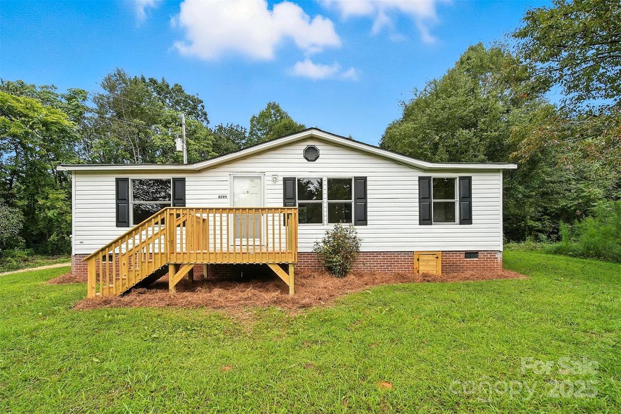4205 Haynes Moretz Ln., Vale, NC 28168