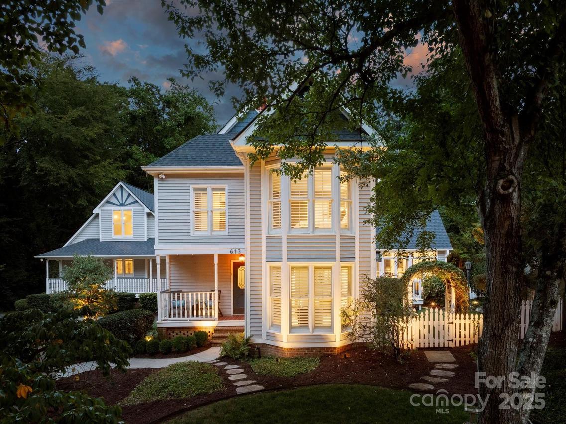 612 Bennington Pl., Charlotte, NC 28211