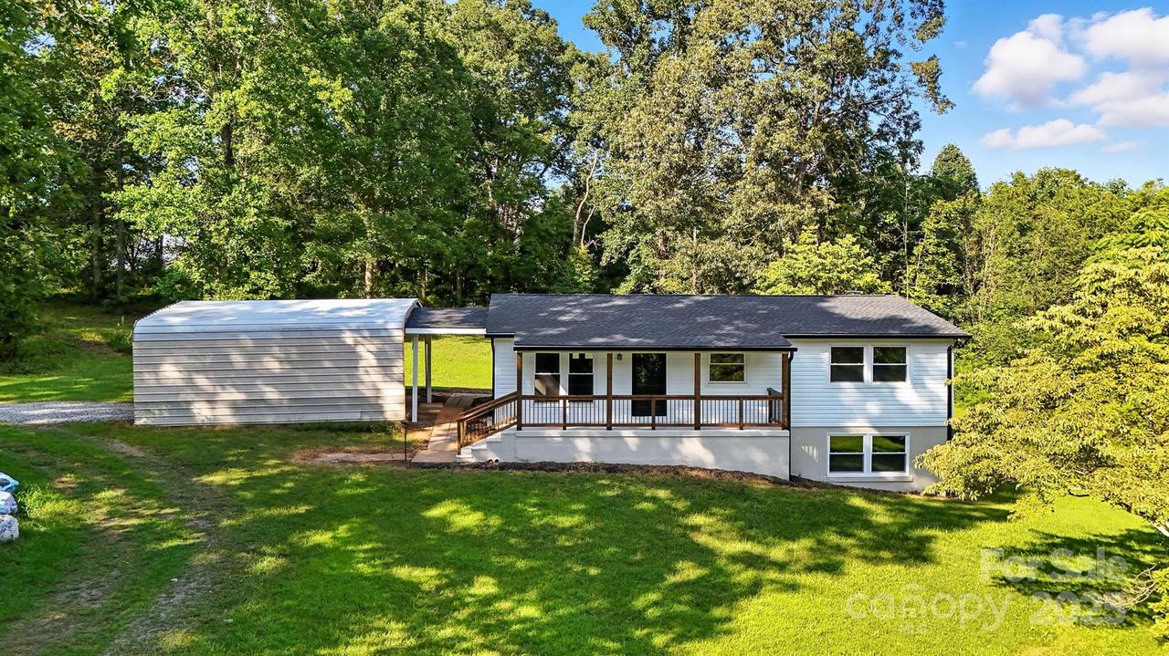 104 Glenn Oaks Dr., Lawndale, NC 28090