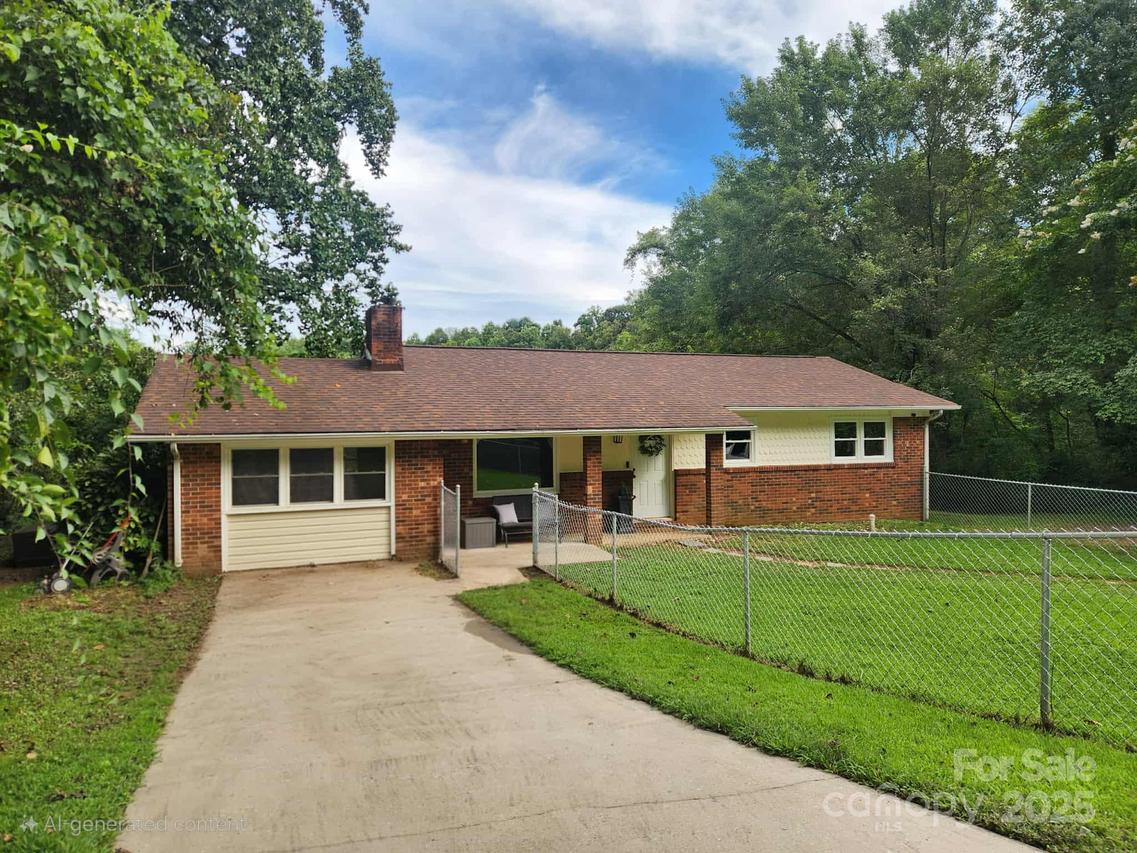 1309 Winfield Pl., Lenoir, NC 28645