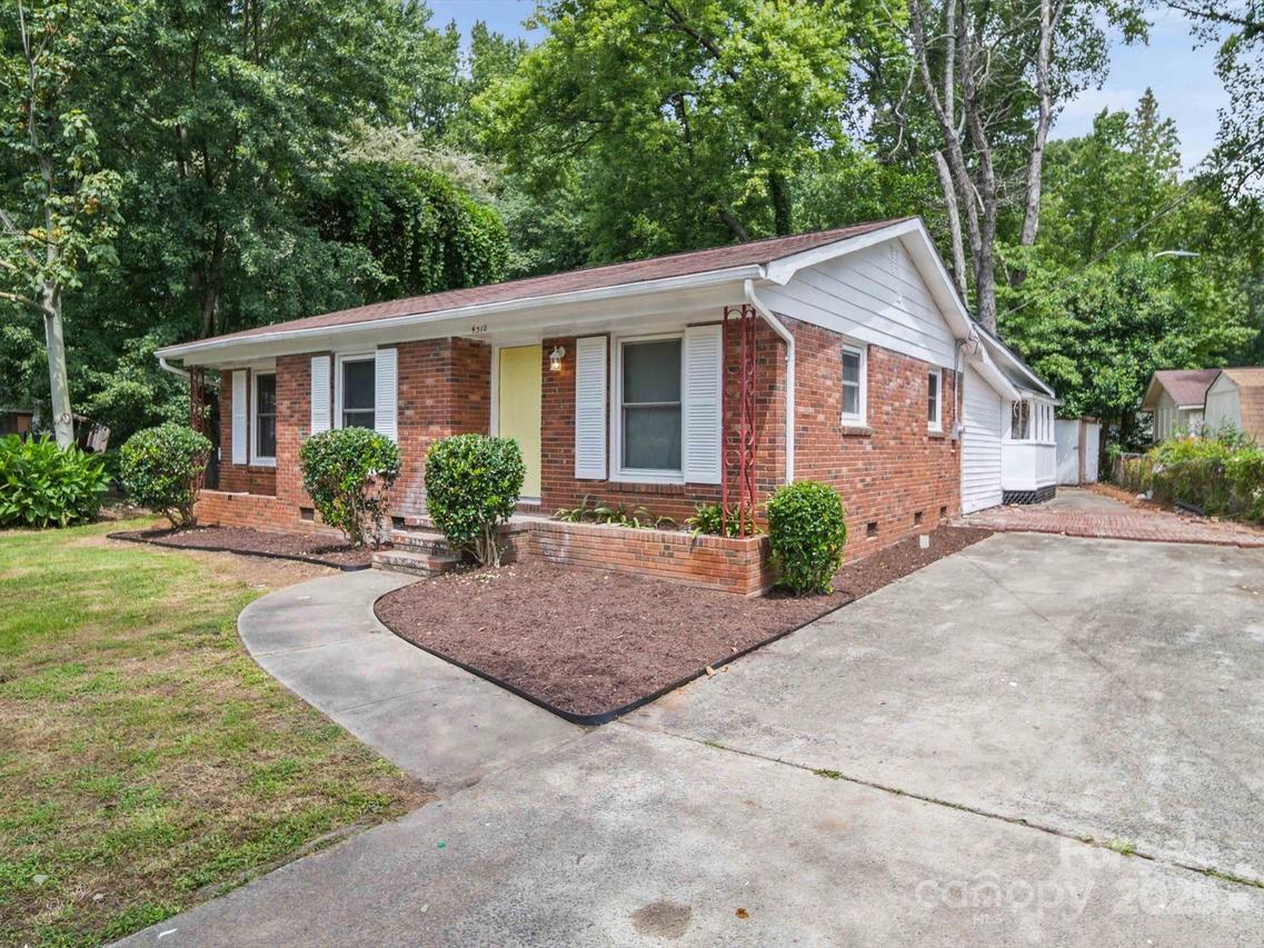 4310 Toluca Pl., Charlotte, NC 28208