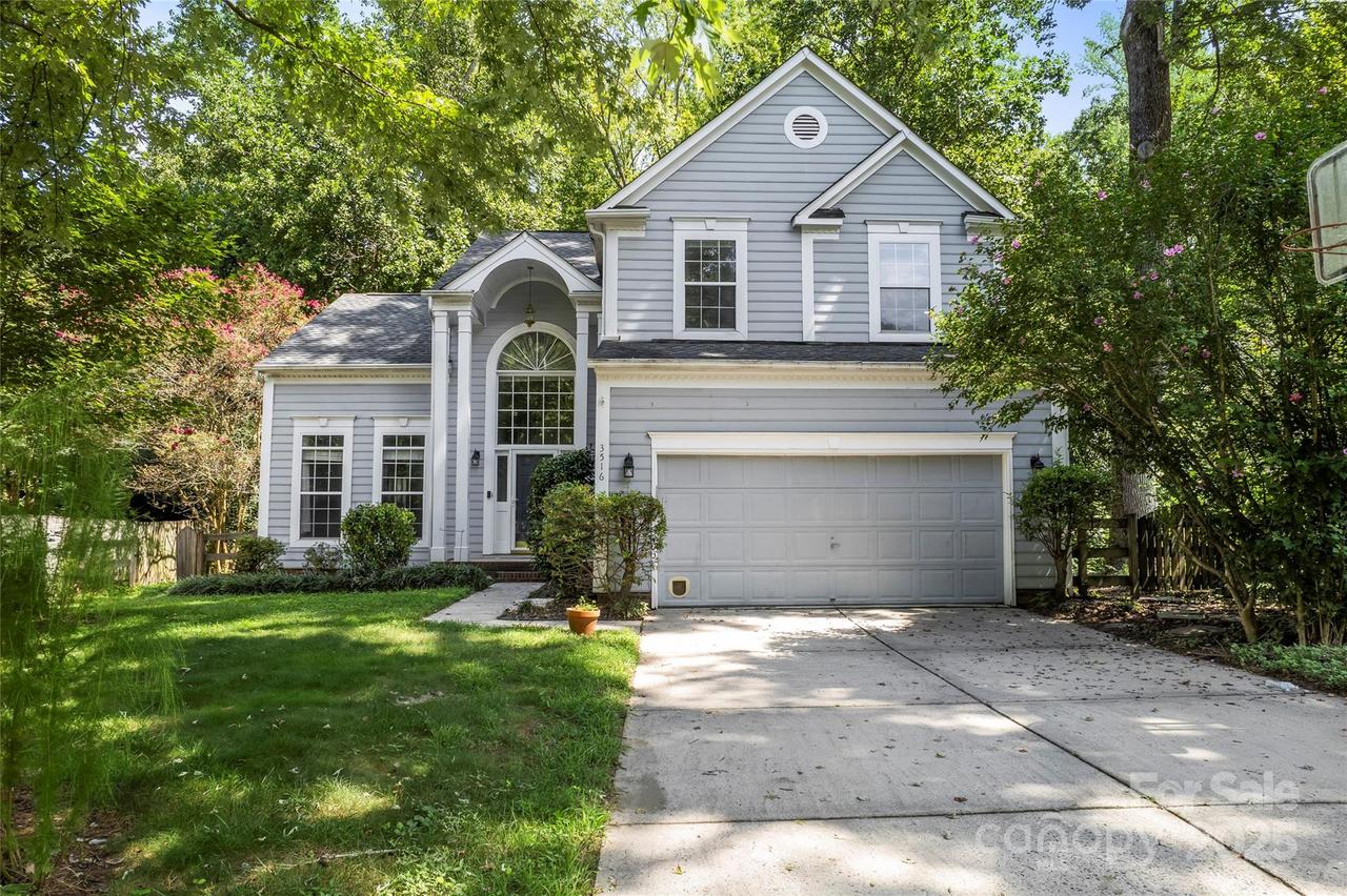 3516 Crescent Knoll Dr., Matthews, NC 28105
