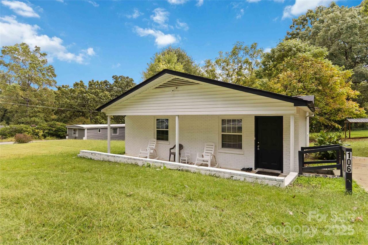 106 Robinson Ave., Mount Holly, NC 28120