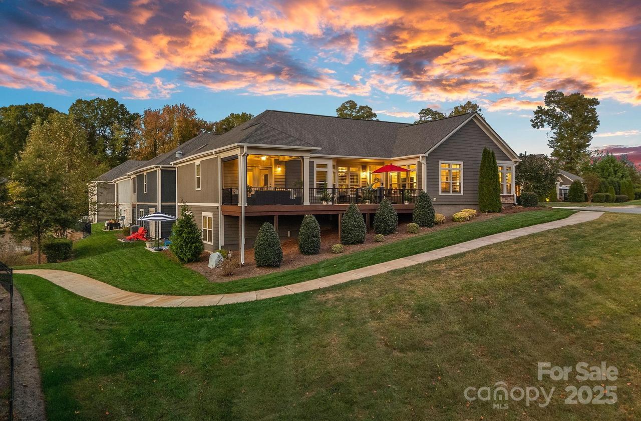 8032 Parknoll Dr., Huntersville, NC 28078